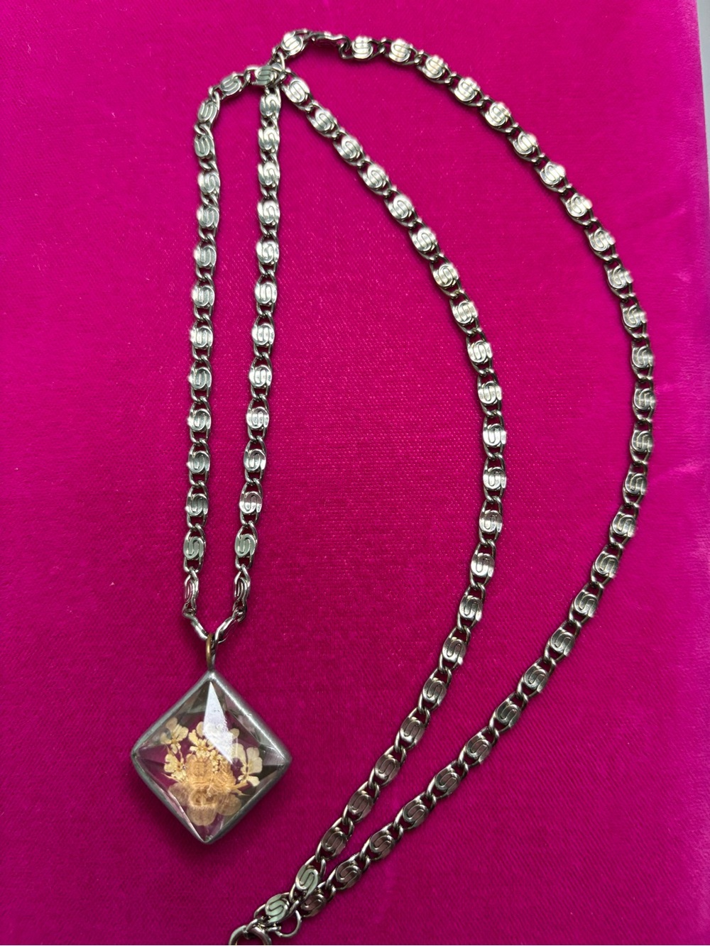 Vintage Silver Tone Real Floral Resin Pendant Necklace - Women Jewelry